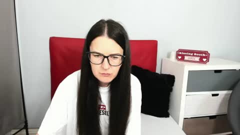 nadiatrue online show from July 9, 3:16 pm