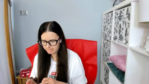 nadiatrue online show from July 17, 4:01 pm