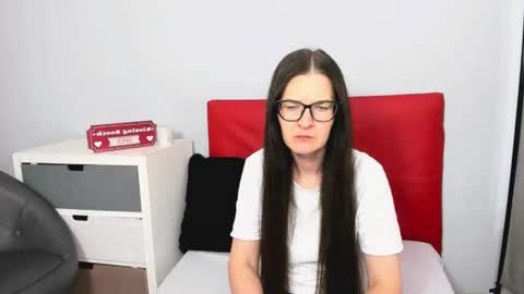 nadiatrue online show from July 28, 2:35 pm
