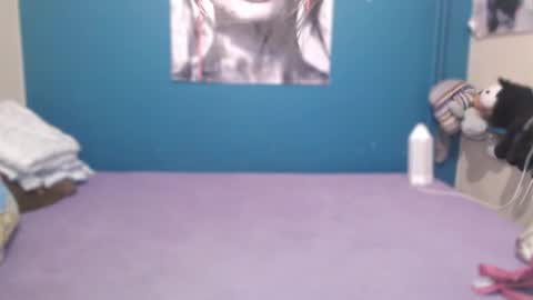 nadinnnea online show from February 13, 9:49 am