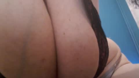 nadinnnea online show from March 17, 9:18 pm