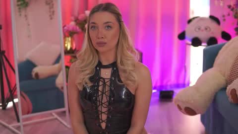 Nadia online show from February 1, 10:47 am