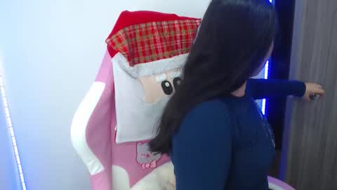 nahia cute     only   online show from December 3, 8:40 pm