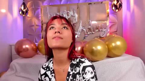 Snapshot of nahia_low chatting on December 23, 5:39 am  Valeria  online show from December 23, 5:39 am