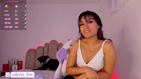 Snapshot of nahia_low chatting on October 29, 3:09 am  Valeria  online show from October 29, 3:09 am