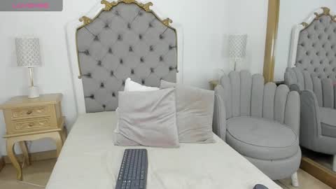 Snapshot of nahiara_johnson chatting on December 4, 10:41 pm Nahiara online show from December 4, 10:41 pm