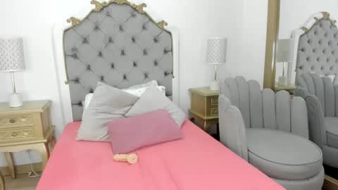 Snapshot of nahiara_johnson chatting on December 20, 10:00 pm Nahiara online show from December 20, 10:00 pm