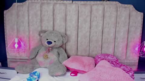 NahiaraReina  online show from December 16, 2:16 pm