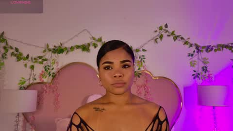 Snapshot of nahiarareina chatting on May 2, 2:00 pm NahiaraReina online show from May 2, 2:00 pm