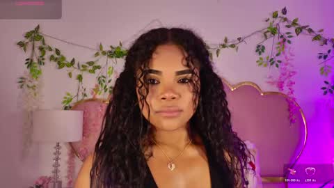 Snapshot of nahiarareina chatting on May 7, 1:49 pm NahiaraReina online show from May 7, 1:49 pm
