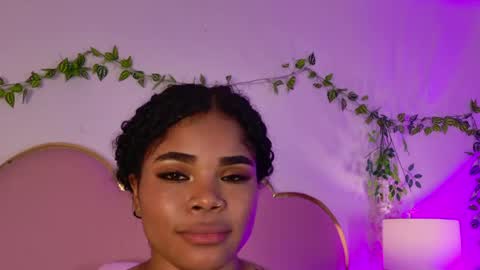 Snapshot of nahiarareina chatting on May 24, 1:49 pm NahiaraReina online show from May 24, 1:49 pm