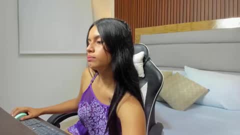 N A H I  online show from September 30, 12:32 pm