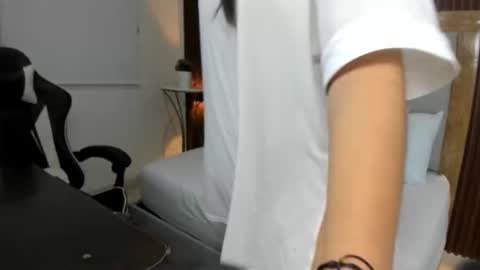 N A H I  online show from October 23, 12:26 pm