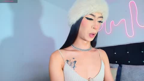 Snapshot of nahiavictoria chatting on May 15, 9:22 pm NahiaVictoria online show from May 15, 9:22 pm