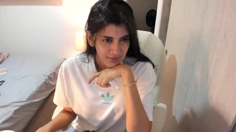 independent model online show from September 20, 3:57 pm