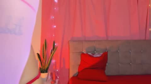  Naomi  online show from November 14, 8:51 pm