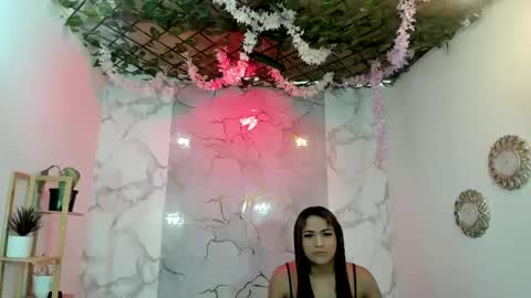Snapshot of nahomi_hot2002 chatting on May 1, 12:32 pm nahomi_hot2002 online show from May 1, 12:32 pm