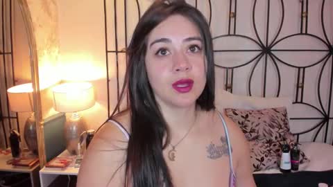 Nahomi  online show from October 16, 11:00 am