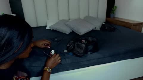  VICTORIA  online show from February 5, 7:31 pm