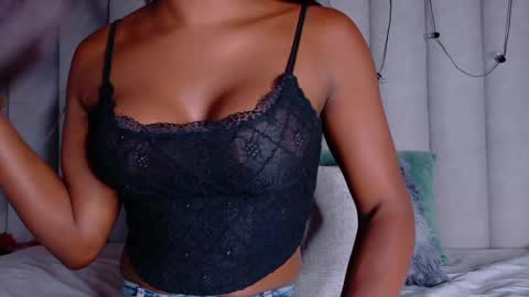 Snapshot of nahomicampbell_ chatting on April 24, 7:49 pm VICTORIA online show from April 24, 7:49 pm