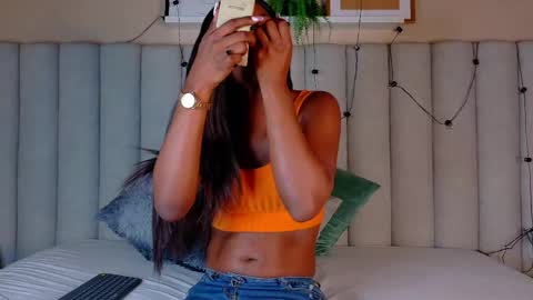 Snapshot of nahomicampbell_ chatting on May 20, 8:37 pm VICTORIA online show from May 20, 8:37 pm