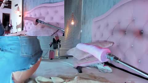   online show from February 11, 6:01 pm