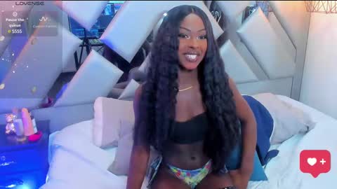 Snapshot of nahomii_hill chatting on March 8, 9:29 pm Nahomi online show from March 8, 9:29 pm