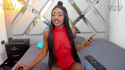 Nahomi  online show from December 20, 2:40 am