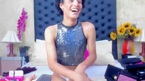 Nahomi  online show from September 17, 6:53 pm