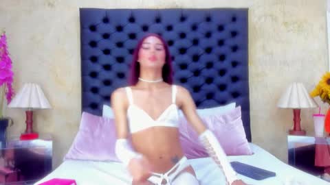 Nahomi  online show from February 7, 1:59 pm