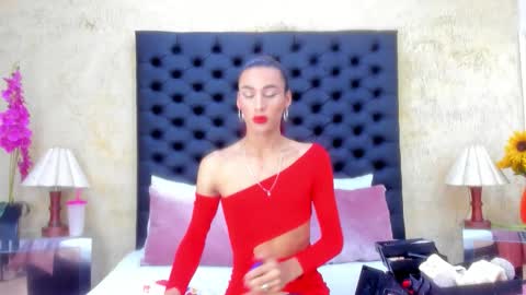 Nahomi  online show from February 12, 12:11 pm