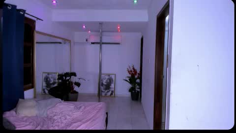 nahomy_hancook online show from January 9, 6:42 pm