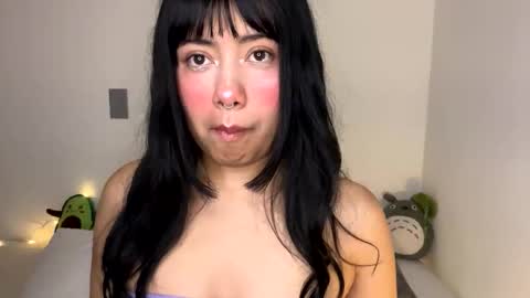 nahomy online show from March 28, 1:22 pm