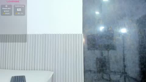 nahomy_park online show from May 21, 11:39 am