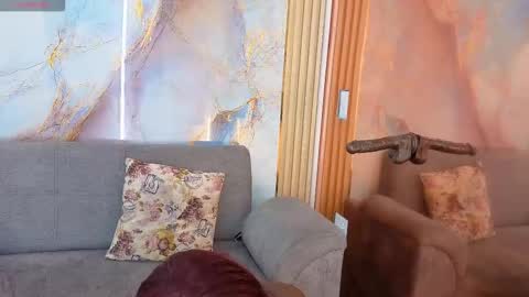 Nahomy  online show from November 4, 10:42 pm