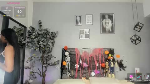 nahomycarterr online show from October 29, 7:37 pm