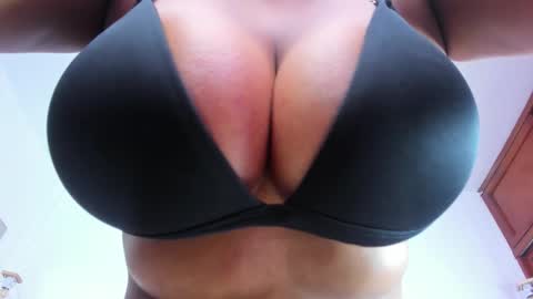 Nahomy online show from September 25, 8:12 pm