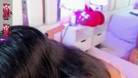 Nahomy Roberts online show from October 18, 12:17 pm