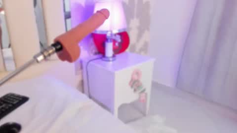 Nahomy Roberts online show from February 23, 12:02 pm