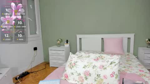 Snapshot of naia_7 chatting on October 26, 12:38 am Mile online show from October 26, 12:38 am