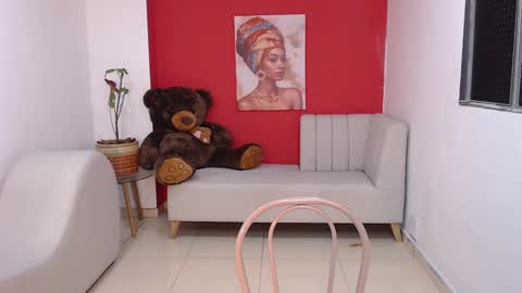 Snapshot of naia_sweetsex chatting on September 19, 8:31 pm naia_sweetsex online show from September 19, 8:31 pm