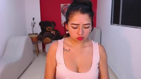 Snapshot of naia_sweetsex chatting on September 28, 4:45 pm naia_sweetsex online show from September 28, 4:45 pm