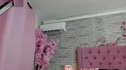 naiawhisper online show from March 3, 12:33 pm