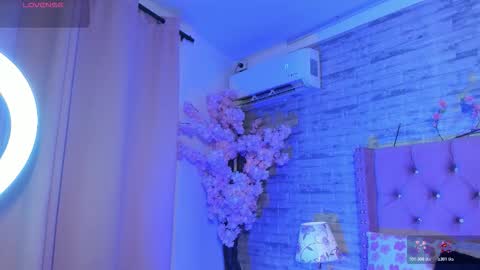 naiawhisper online show from March 7, 12:35 pm