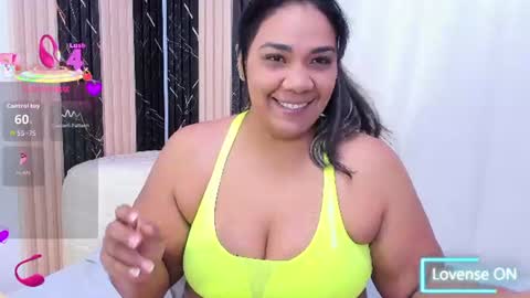Snapshot of nailha1 chatting on June 14, 2:52 pm Nailha online show from June 14, 2:52 pm