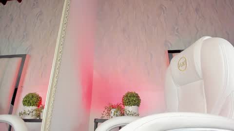 Snapshot of nainadeivis chatting on January 8, 11:10 am Naina online show from January 8, 11:10 am