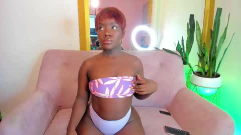 Snapshot of nainadeivis chatting on February 18, 8:25 pm Naina online show from February 18, 8:25 pm