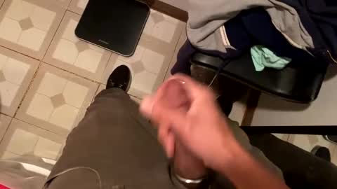 Snapshot of nairda2senoniuq chatting on January 5, 11:12 pm nairda2senoniuq online show from January 5, 11:12 pm