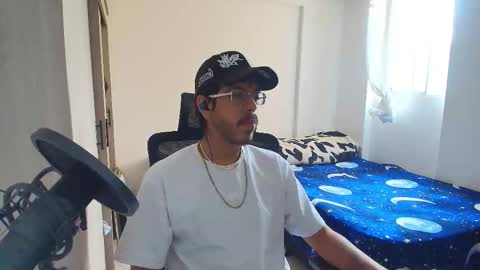 Snapshot of naitsihrc chatting on November 25, 3:01 pm Nait online show from November 25, 3:01 pm