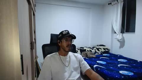 Snapshot of naitsihrc chatting on November 26, 4:57 am Nait online show from November 26, 4:57 am